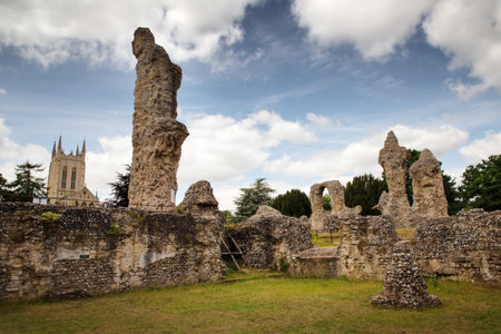 The Abbey Ruins in bury st edmunds park grounds was once one of the richest and most powerful Benedictine monasteries in Englandの写真素材