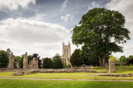 The Abbey Ruins in bury st edmunds park grounds was once one of the richest and most powerful Benedictine monasteries in Englandの写真素材