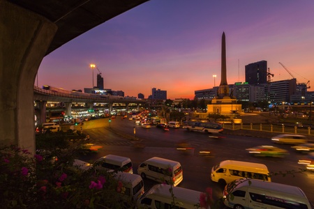 The Victory Monument during evening twilight at Bangkok, Thailandの素材