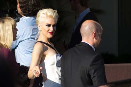 ANNES, FRANCE - MAY 20: Singer Gwen Stefani is spotted leaving the 'Martinez' hotel on May 20, 2011 in Cannes, Franceのeditorial素材