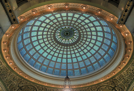 Chicago, Illinois, USA - June 22, 2018 - View of the interior and of the dome at the Chicago Cultural Center.のeditorial素材