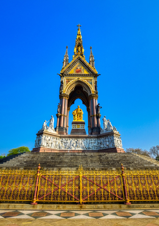 The Albert Memorial, located in Kensington Gardens, London, UK.のeditorial素材