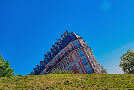 The sinking house located in the Montmartre district of Paris, France.のeditorial素材