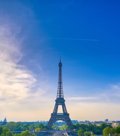 A view of the Eiffel Tower from the Jardins du Trocadero in Paris, France.の写真素材