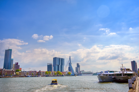 A view of the Erasmusbrug (Erasmus Bridge) which connects the north and south parts of Rotterdam, the Netherlands.のeditorial素材