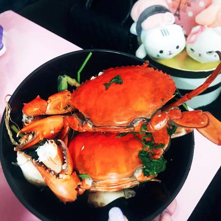 Red Crabs in Bowlの写真素材