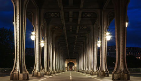 Bir Hakeim Bridgeの写真素材