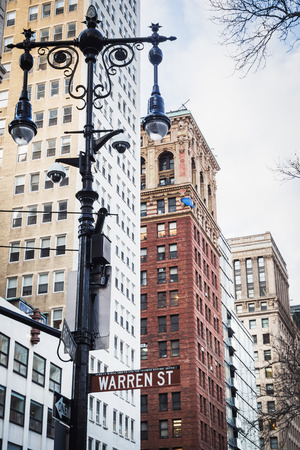 Warren street sign on a lamppost from Manhattan in New York Cityのeditorial素材