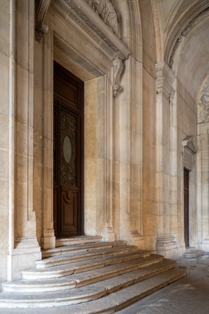 Corridors of the Louvre Museum in Paris - Door 1の写真素材