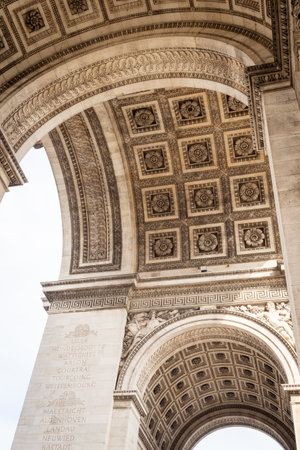 Under the arches of the Arc de Triomphe in Paris - 7 - Paris, Franceの写真素材