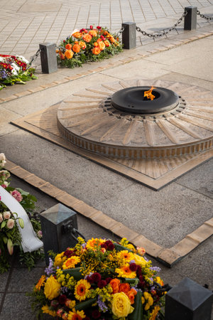 The flame of the unknown soldier under the arches of the Arc de Triomphe in Paris - 4 - Paris, Franceの写真素材