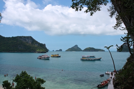 Ko samui,Thailand- April 15, Unidentified tourists have an activity at Angthong National Marine Park, Suratthani province, Thailand April 15,2011のeditorial素材