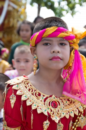 KO SAMUI - NOVEMBER 7: "Ngan Chak Pra" Traditional of buddhist festival;Unidentified people participate at the festival on November 7, 2012 at Koh samui,Suratthani, Thailandのeditorial素材