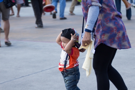 KO SAMUI - NOVEMBER 7: "Ngan Chak Pra" Traditional of buddhist festival;Unidentified people participate at the festival on November 7, 2012 at Koh samui,Suratthani, Thailandのeditorial素材