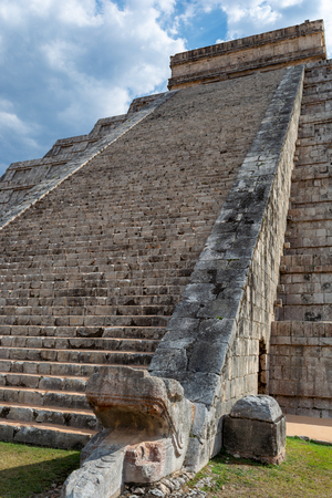 Mayan pyramid of Kukulcan El Castillo in Chichen Itza, Mexicoの写真素材
