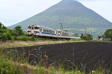 Mt kaimon in mid springのeditorial素材