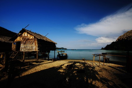 bamboo house on the beachの写真素材