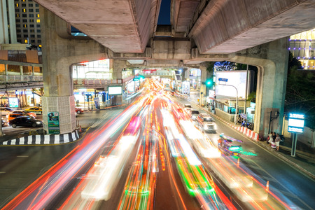 BANGKOK - MARCH 30: Traffic congested automobile light in Siam Square area in Bangkok, Thailand, was taken on March 30, 2015.のeditorial素材