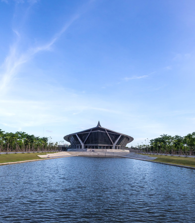 NAKORNPATHOM - MAY 22: Prince Mahidol auditorium hall is landmark of Mahidol university, Salaya campus, was taken on May 22, 2015, in Nakornpathom, Thailandのeditorial素材