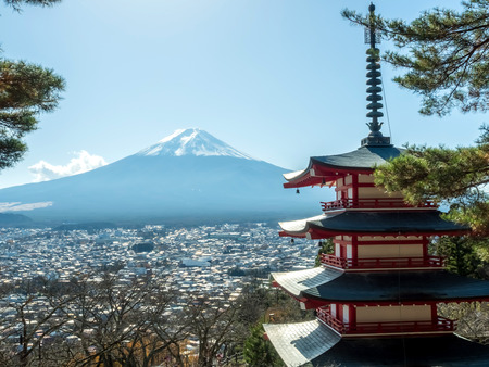 Chureito pagoda with Fuji mountain view under blue sky in Japanのeditorial素材
