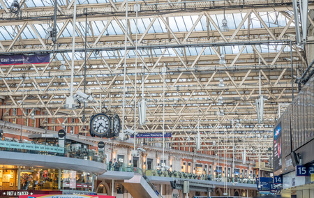 LONDON - MAY 24: Environment in Waterloo underground station in London, England, was taken on May 24, 2016.のeditorial素材