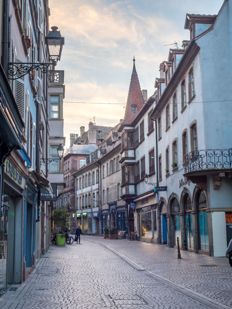 STRASBOURG - OCTOBER 10: Walking street in Strasbourg, France, under morning sky on October 10, 2016.のeditorial素材