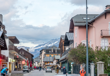 CHAMONIX-MONT-BLANC, FRANCE - APRIL 15 : Scene in Chamonix-Mont-Blanc town in France, one of the oldest ski resort town, with tourists walk in town, on April 15, 2017.のeditorial素材