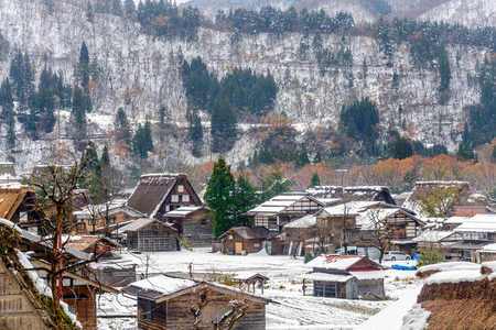 GIFU, JAPAN - NOVEMBER 26 : Gassho-zukuri house unique architecture in Shirakawa village, the UNESCO World heritage place, in early winter season in Gifu, Japan, on November 26, 2017.のeditorial素材