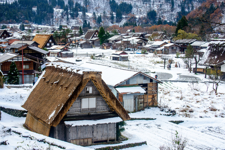 GIFU, JAPAN - NOVEMBER 26 : Gassho-zukuri house unique architecture in Shirakawa village, the UNESCO World heritage place, in early winter season in Gifu, Japan, on November 26, 2017.のeditorial素材