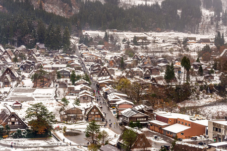 Gassho-zukuri house unique architecture in Shirakawa village, the UNESCO World heritage place, in early winter season in Gifu, Japanのeditorial素材