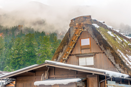 Gassho-zukuri house unique architecture in Shirakawa village, the UNESCO World heritage place, in early winter season in Gifu, Japanのeditorial素材