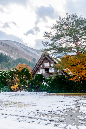 Gassho-zukuri house unique architecture in Shirakawa village, the UNESCO World heritage place, in early winter season in Gifu, Japanのeditorial素材