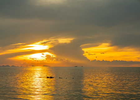 Seascape view under sunset cloudy blue sky in evening twilight time at Samui island, Thailandの写真素材