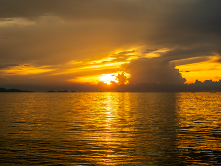 Seascape view under sunset cloudy blue sky in evening twilight time at Samui island, Thailandの写真素材