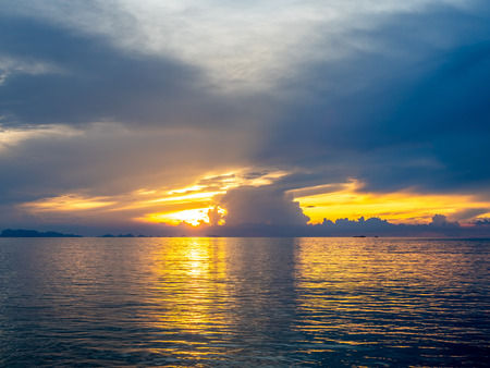 Seascape view under sunset cloudy blue sky in evening twilight time at Samui island, Thailandの写真素材