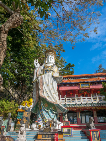 HONG KONG, CHINA - JANUARY 20 : Big Guan Yin Goddess statue in Kwun Yam Shrine at Repulse bay in Hong Kong, China, on January 20, 2018.のeditorial素材