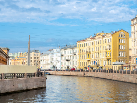 SAINT PETERSBURG, RUSSIA - SEPTEMBER 2 : Walk way along canal with surrounding buildings in Saint Petersburg, Russia, on September 2, 2018.のeditorial素材