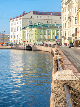 SAINT PETERSBURG, RUSSIA - SEPTEMBER 2 : Walk way along canal with surrounding buildings in Saint Petersburg, Russia, on September 2, 2018.のeditorial素材
