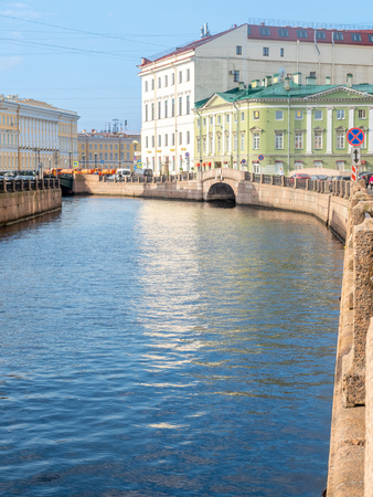 SAINT PETERSBURG, RUSSIA - SEPTEMBER 2 : Walk way along canal with surrounding buildings in Saint Petersburg, Russia, on September 2, 2018.のeditorial素材