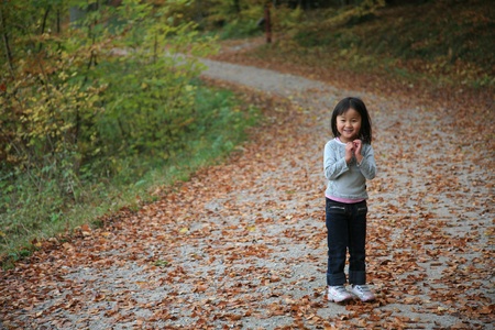 cchild outdoor in forestの写真素材