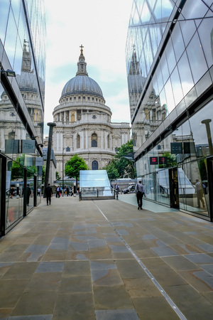 St. Paul's, London, UK - August 3, 2017:  Looking at St. Paul's Cathederal from 1 New Change.  Shows The Nail sculture and shoppers.のeditorial素材
