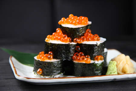 salmon roe norimaki sushi rollの写真素材