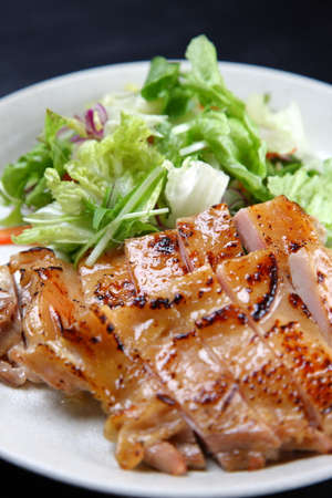 roasted chicken with fresh vegetablesの写真素材