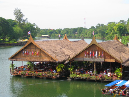 KANCHANABURI, THAILAND - April 26, 2017 The houseboat and floating restaurant at Kanchanaburi in thailandのeditorial素材