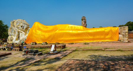 Giant Reclining Buddha in Wat Lokayasutharam - Ayutthaya, Thailandの写真素材