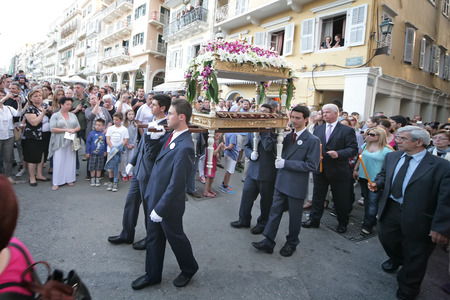 Corfu, Greece - 05/03/2013 Easter Street processionのeditorial素材