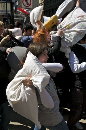 CHICAGO, IL - APRIL 4: Chicago residents join in World Pillow Fight Day in front of the Art Institute April 4, 2009 in Chicago, IL. Similar fights were held in more than 70 cities all around the world. のeditorial素材