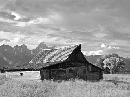 Grand Tetons and the Moulton Barn, Wyomingのeditorial素材