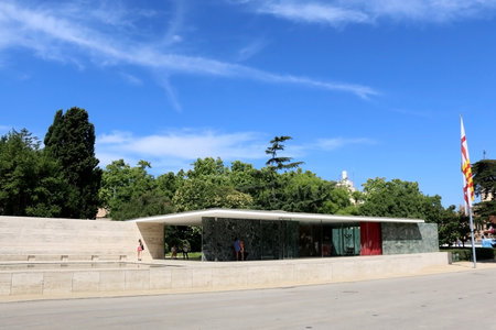 Barcelona, Spain - July 8, 2018: Visitors at Barcelona Pavilion, designed by Ludwig Mies van der Rohe in Barcelona, Spain.のeditorial素材