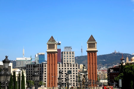 Barcelona, Spain - July 8, 2018: Tourists visiting The Four Columns and The Magic Fountain of MontjuÃ¯c in Barcelona, Spain. PlaÃ§a d'Espanya is seen in the background.のeditorial素材